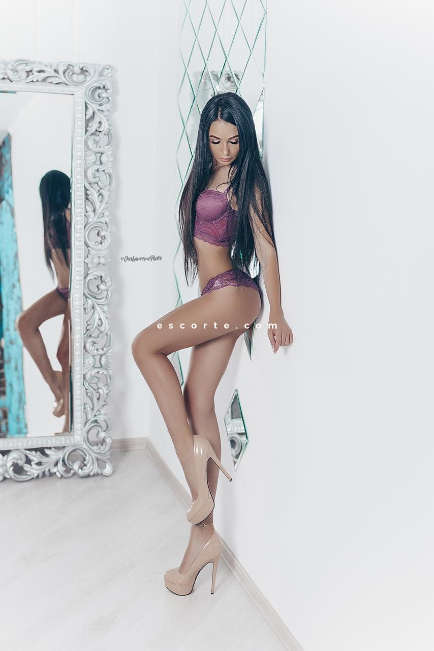 sex escort girls escort Paris Deri